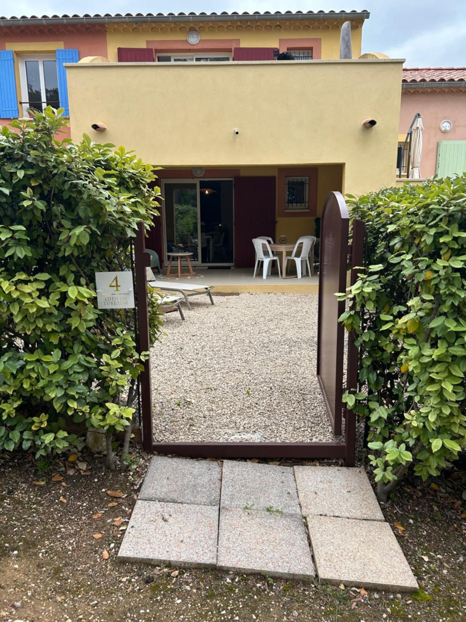 Eden En Luberon Apartment Roussillon  Bagian luar foto